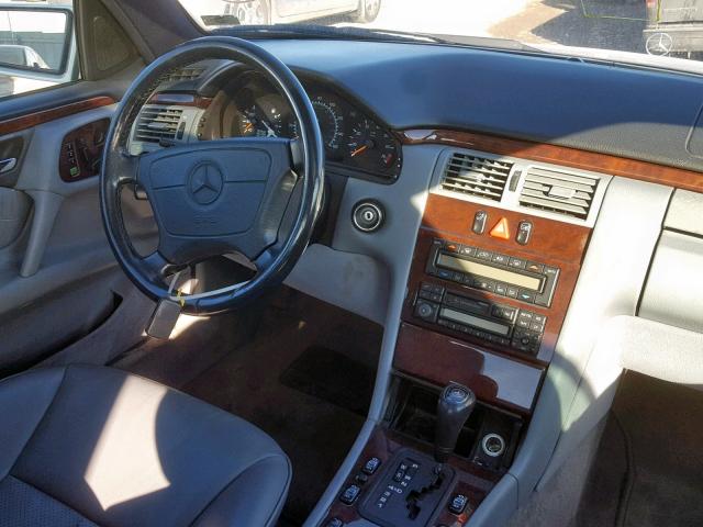 WDBJF55FXVA361491 - 1997 MERCEDES-BENZ E 320 SILVER photo 9