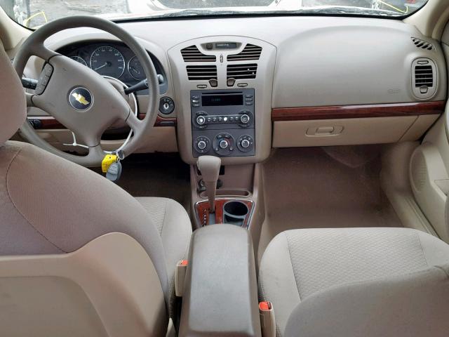 1G1ZS58FX7F159552 - 2007 CHEVROLET MALIBU LS GOLD photo 9