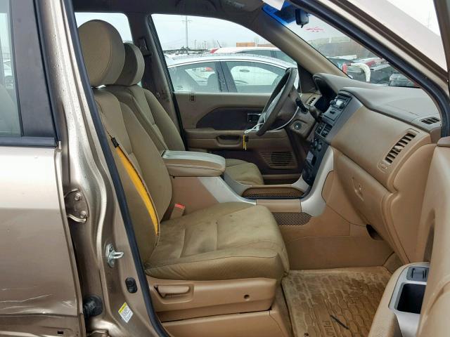 5FNYF28136B009490 - 2006 HONDA PILOT LX TAN photo 5