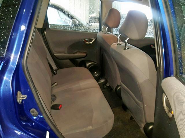 JHMGE8H22AC019863 - 2010 HONDA FIT BLUE photo 6