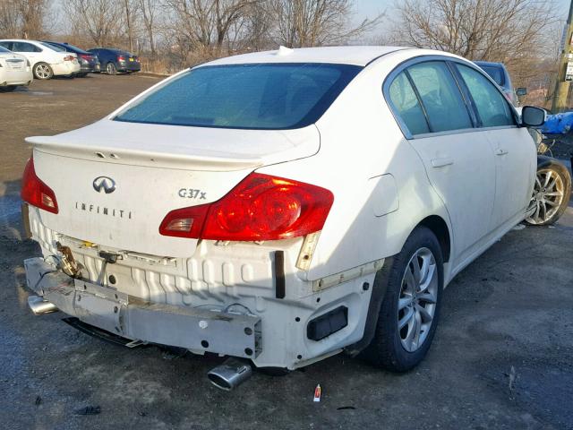 JNKCV61F09M356456 - 2009 INFINITI G37 WHITE photo 4