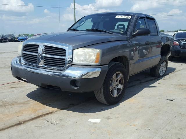 1D7HE48N75S294042 - 2005 DODGE DAKOTA QUA GRAY photo 2