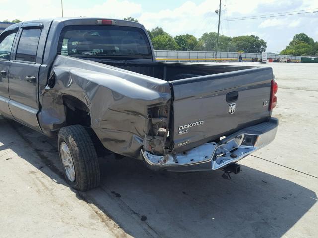 1D7HE48N75S294042 - 2005 DODGE DAKOTA QUA GRAY photo 9