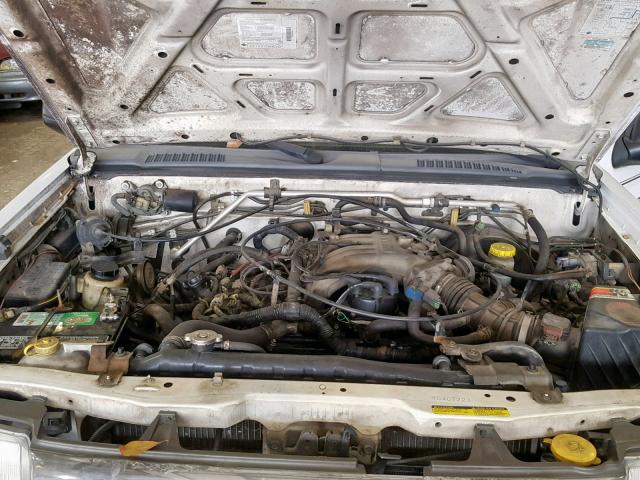 1N6ED27T8YC407223 - 2000 NISSAN FRONTIER C WHITE photo 7