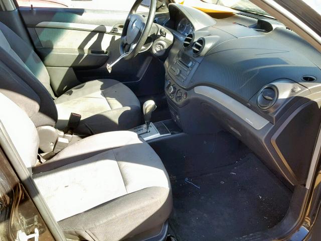 KL1TD66E69B638236 - 2009 CHEVROLET AVEO LS BLACK photo 5