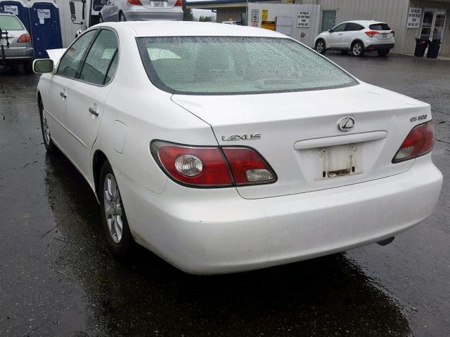 JTHBF30GX25008908 - 2002 LEXUS ES 300 WHITE photo 3