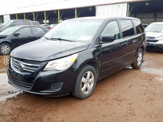 2V4RW3D12AR174191 - 2010 VOLKSWAGEN ROUTAN SE BLACK photo 2