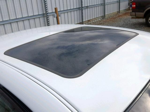 1G1NE52J13M619934 - 2003 CHEVROLET MALIBU LS WHITE photo 9