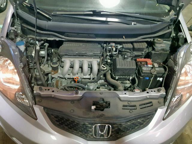 JHMGE8H3XDC052803 - 2013 HONDA FIT SILVER photo 7