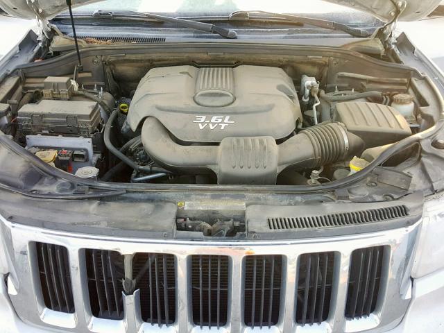 1C4RJEAG5CC263987 - 2012 JEEP GRAND CHER SILVER photo 7