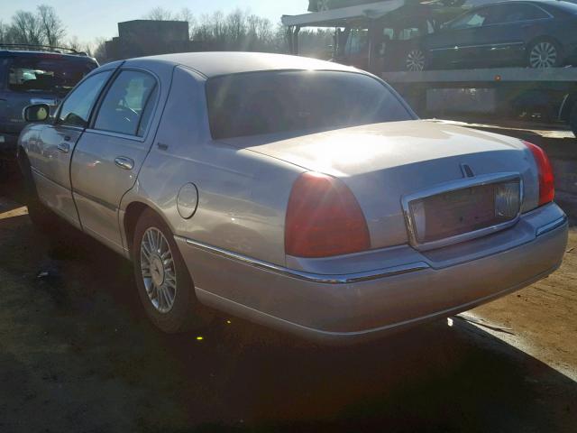 1LNHM81W67Y631688 - 2007 LINCOLN TOWN CAR S SILVER photo 3