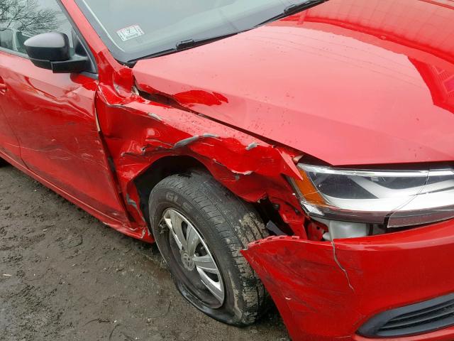 3VW2K7AJXEM358856 - 2014 VOLKSWAGEN JETTA BASE RED photo 9