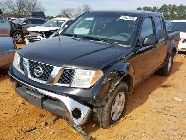 1N6AD07U26C464512 - 2006 NISSAN FRONTIER C BLACK photo 2