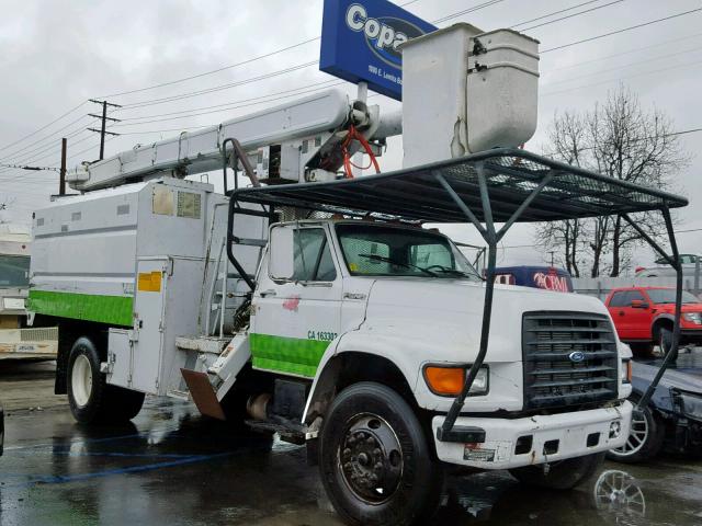 1FDPF80CXWVA22083 - 1998 FORD F800 WHITE photo 1