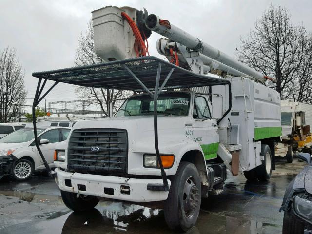 1FDPF80CXWVA22083 - 1998 FORD F800 WHITE photo 2