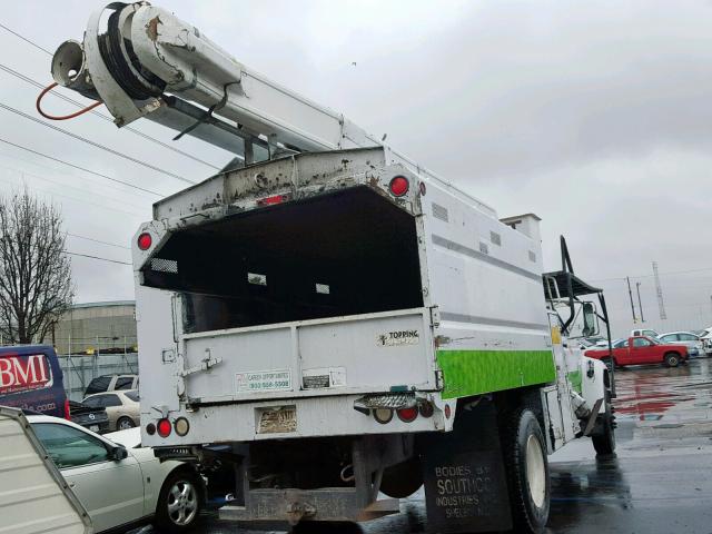 1FDPF80CXWVA22083 - 1998 FORD F800 WHITE photo 4