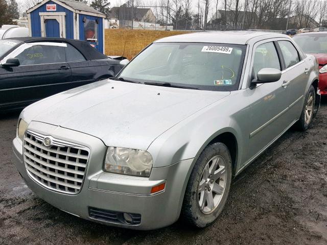 2C3KA53G26H258136 - 2006 CHRYSLER 300 TOURIN SILVER photo 2