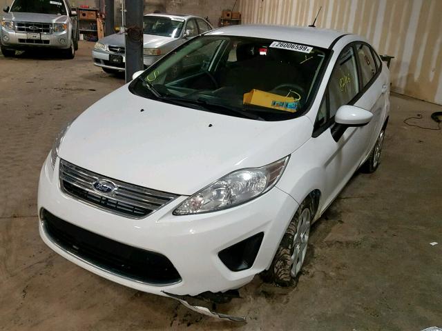 3FADP4BJ5BM164313 - 2011 FORD FIESTA SE WHITE photo 2