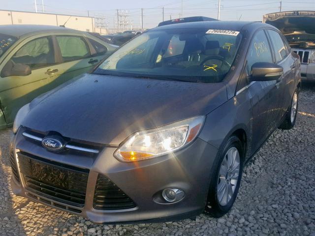 1FAHP3H22CL374902 - 2012 FORD FOCUS SEL GRAY photo 2