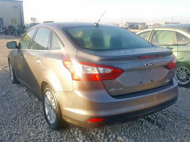 1FAHP3H22CL374902 - 2012 FORD FOCUS SEL GRAY photo 3