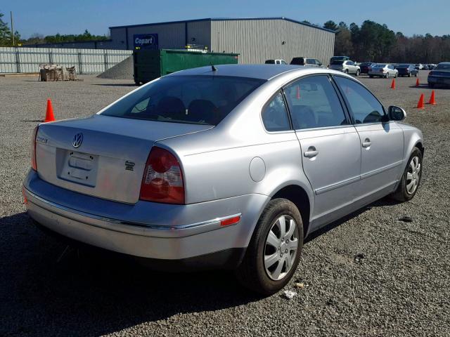 WVWMD63B14E265525 - 2004 VOLKSWAGEN PASSAT GL SILVER photo 4