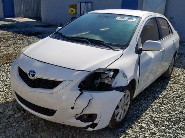 JTDBT903294051861 - 2009 TOYOTA YARIS WHITE photo 2