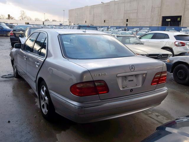 WDBJF65J42B493310 - 2002 MERCEDES-BENZ E 320 SILVER photo 3