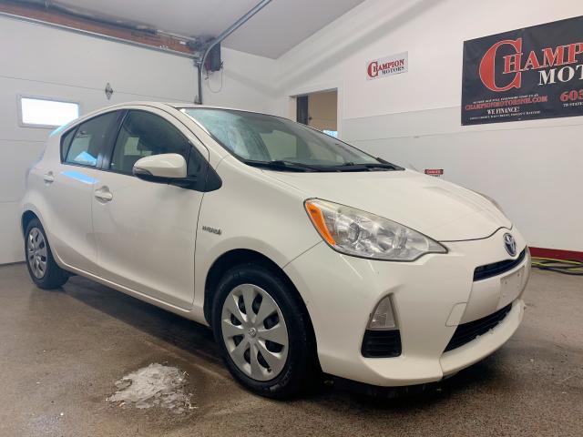 JTDKDTB30C1503449 - 2012 TOYOTA PRIUS C WHITE photo 2