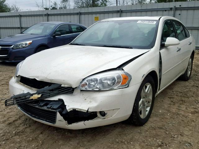 2G1WU58R379275689 - 2007 CHEVROLET IMPALA LTZ WHITE photo 2