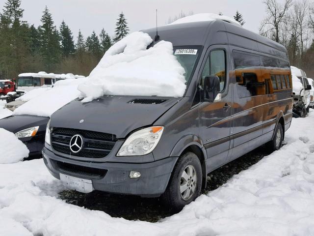 WDZPE8CC4D5805237 - 2013 MERCEDES-BENZ SPRINTER 2 GRAY photo 2