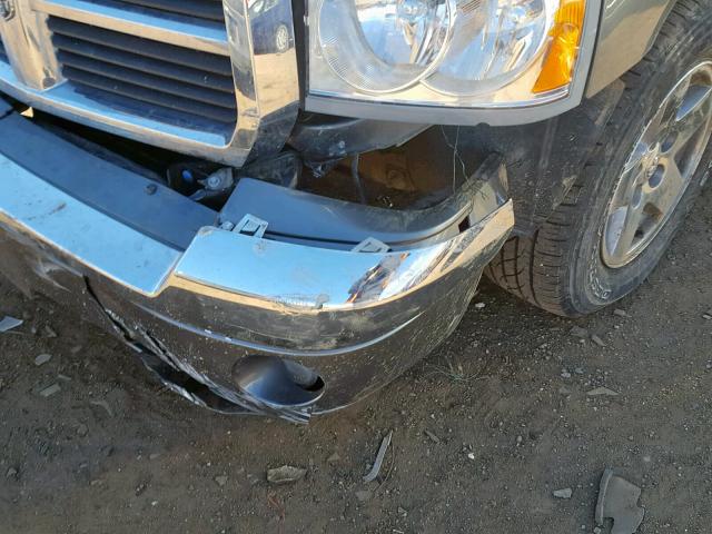 1D7HW58N05S120039 - 2005 DODGE DAKOTA QUA SILVER photo 9