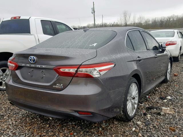 4T1B21HK8JU002387 - 2018 TOYOTA CAMRY HYBR GRAY photo 4