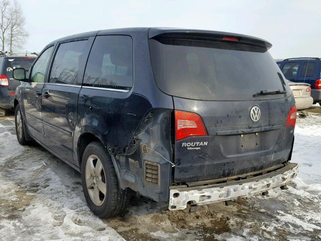 2V4RW3D15AR262765 - 2010 VOLKSWAGEN ROUTAN SE BLUE photo 3