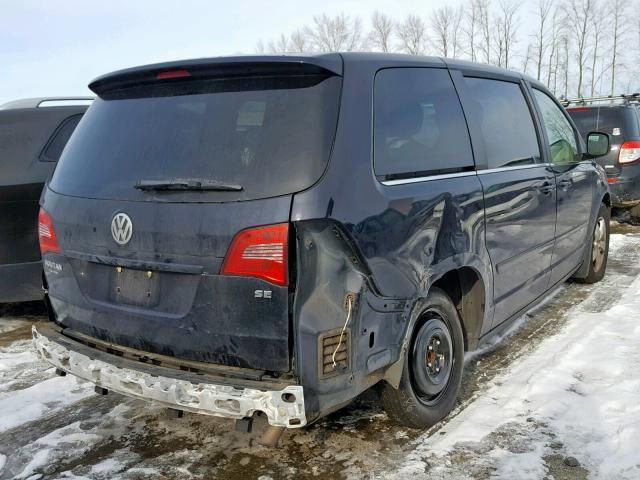 2V4RW3D15AR262765 - 2010 VOLKSWAGEN ROUTAN SE BLUE photo 4