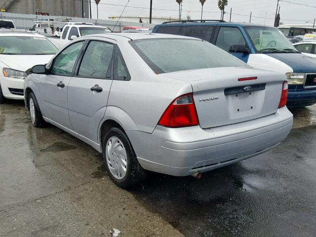 1FAFP34N37W363581 - 2007 FORD FOCUS ZX4 SILVER photo 3