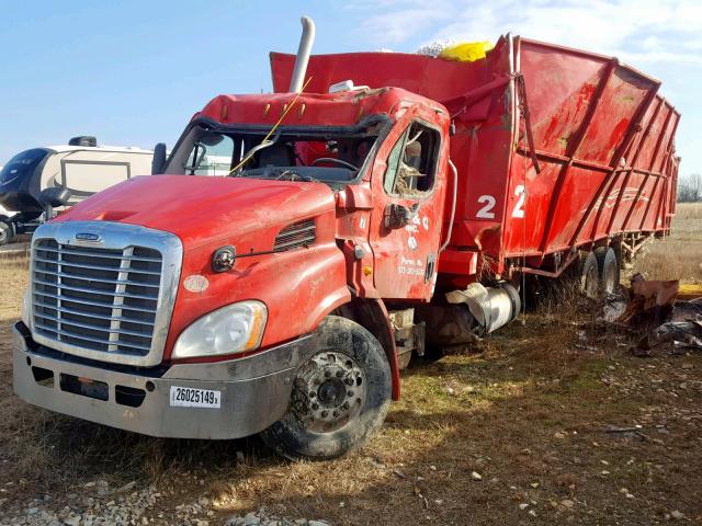 1FVHGBDV8DSBZ6559 - 2013 FREIGHTLINER CASCADIA 1 RED photo 2