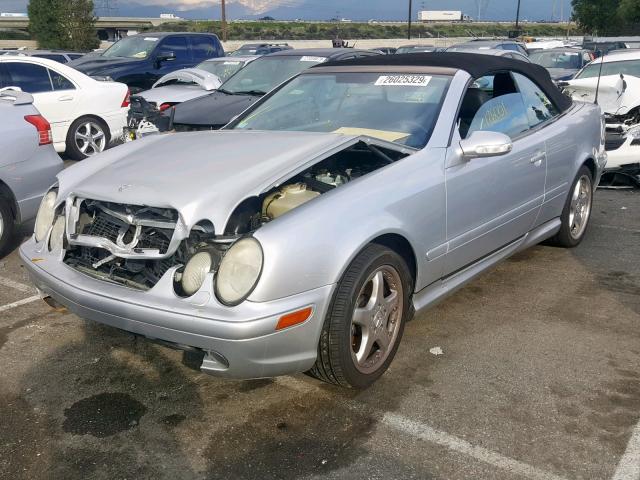 WDBLK74GX2T105944 - 2002 MERCEDES-BENZ CLK 55 AMG SILVER photo 2