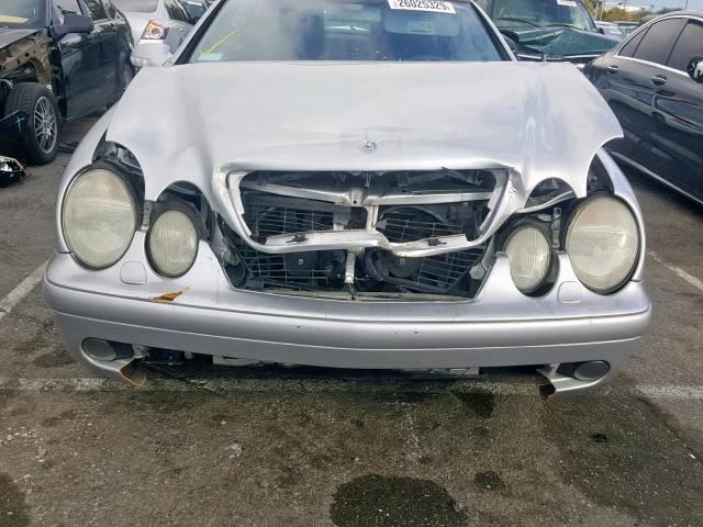 WDBLK74GX2T105944 - 2002 MERCEDES-BENZ CLK 55 AMG SILVER photo 9