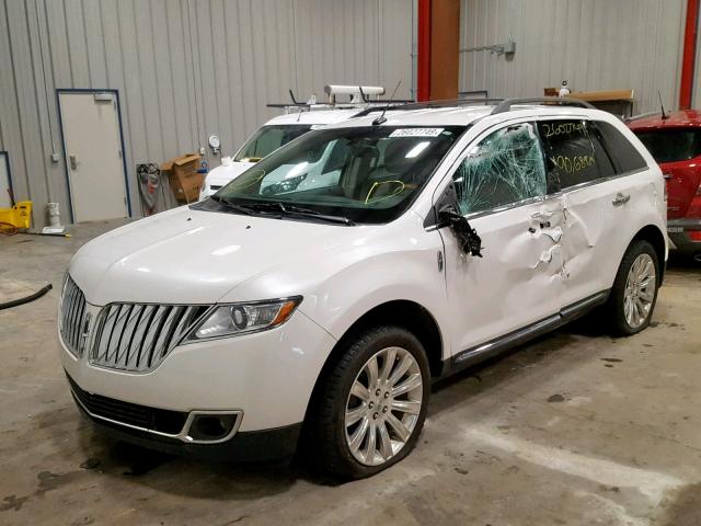 2LMDJ6JK1DBL32051 - 2013 LINCOLN MKX WHITE photo 2