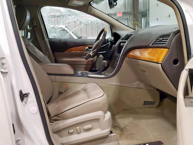 2LMDJ6JK1DBL32051 - 2013 LINCOLN MKX WHITE photo 5