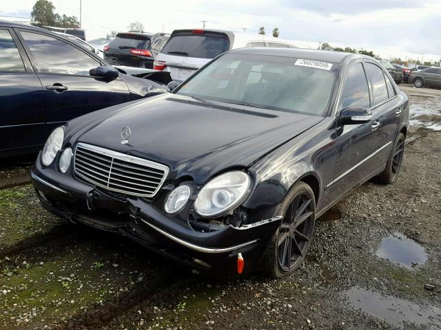 WDBUF65J84A518506 - 2004 MERCEDES-BENZ E 320 BLACK photo 2