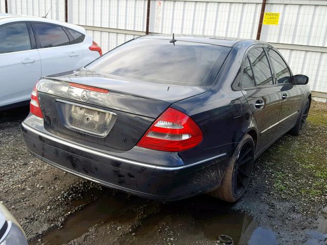 WDBUF65J84A518506 - 2004 MERCEDES-BENZ E 320 BLACK photo 4