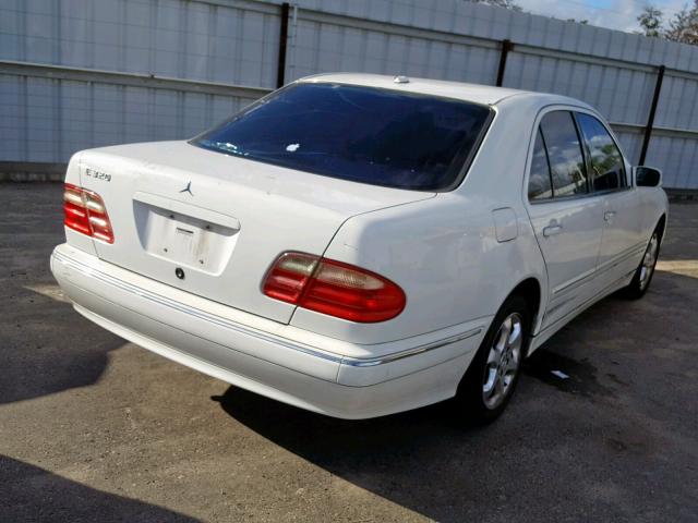 WDBJF65J22B488249 - 2002 MERCEDES-BENZ E 320 WHITE photo 4