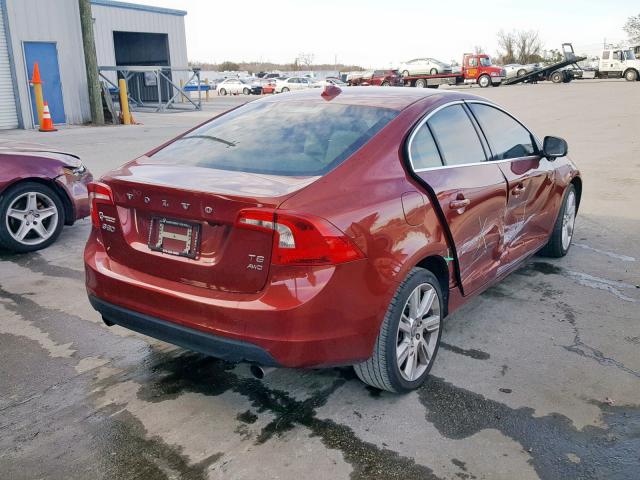 YV1902FH8B2016092 - 2011 VOLVO S60 T6 RED photo 4