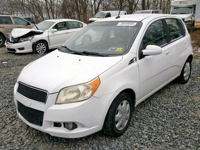 KL1TD66E89B312843 - 2009 CHEVROLET AVEO LS WHITE photo 2