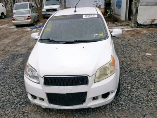 KL1TD66E89B312843 - 2009 CHEVROLET AVEO LS WHITE photo 9