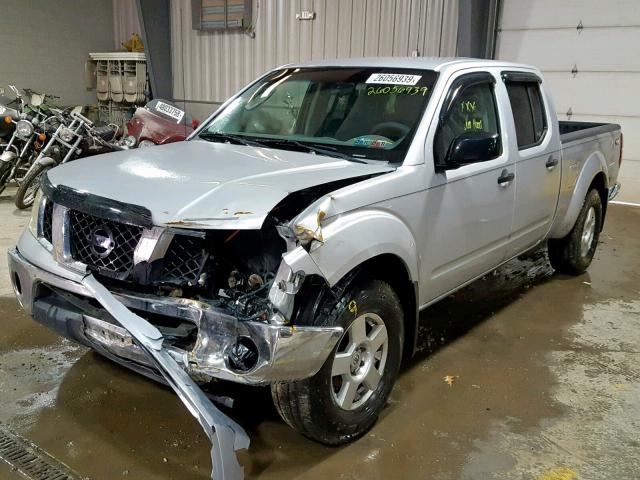 1N6AD09W48C443372 - 2008 NISSAN FRONTIER C GRAY photo 2