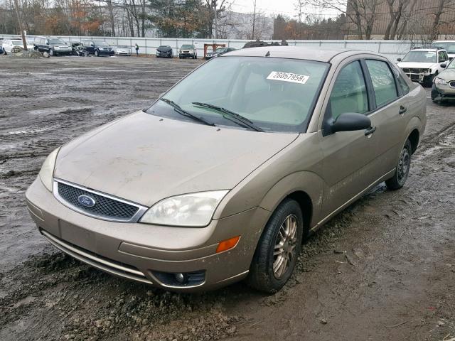 1FAFP34N35W168464 - 2005 FORD FOCUS ZX4 TAN photo 2