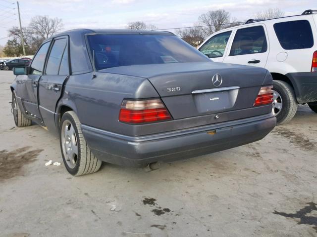 WDBEA32E0SC235270 - 1995 MERCEDES-BENZ E 320 BASE GRAY photo 3