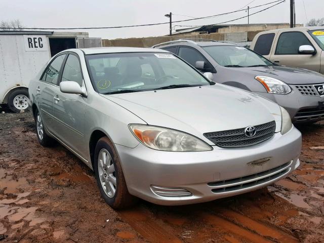 JTDBF30K320003570 - 2002 TOYOTA CAMRY LE SILVER photo 1